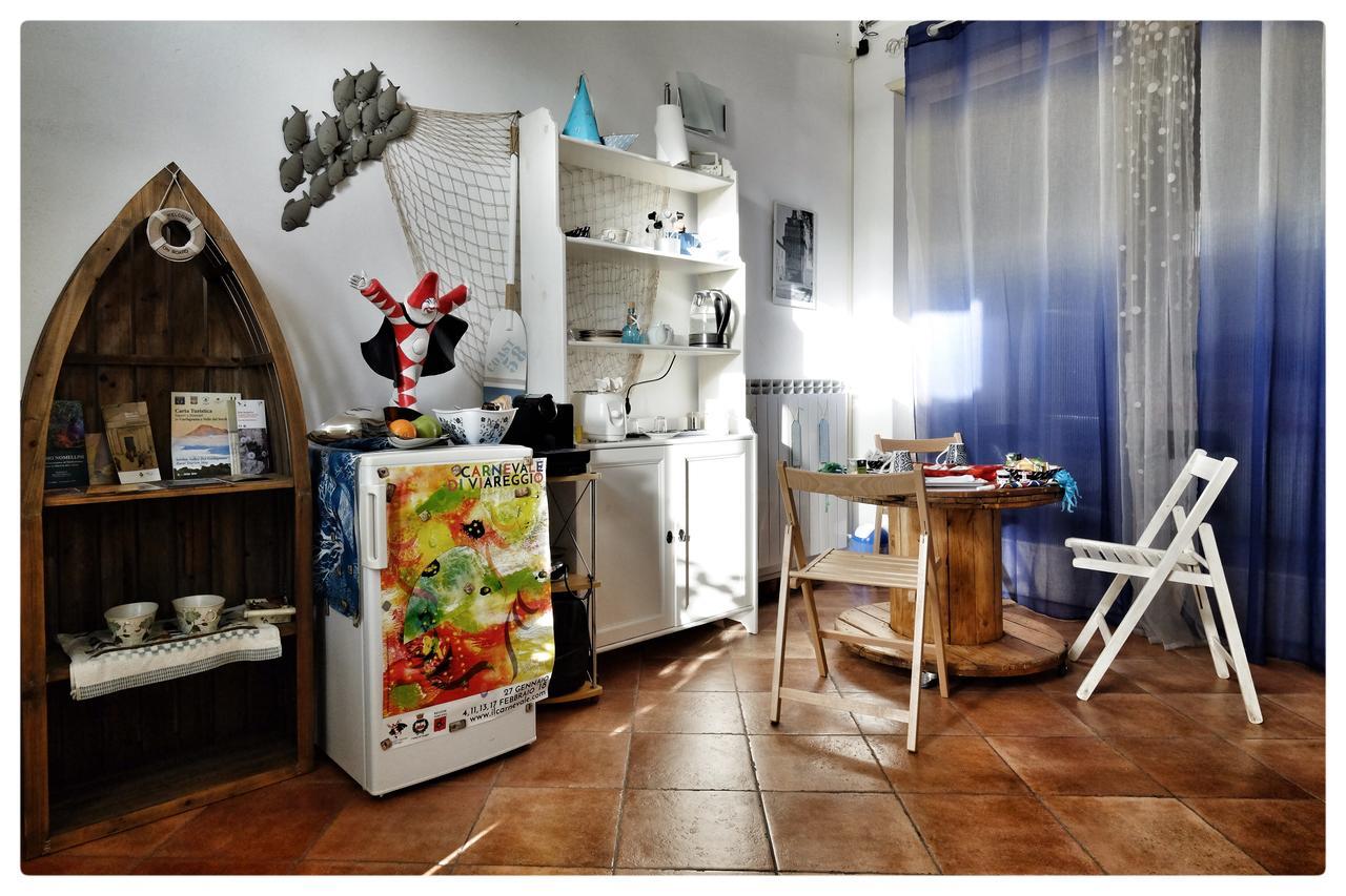 La Casa Sul Molo Bed and Breakfast Viareggio Exteriör bild